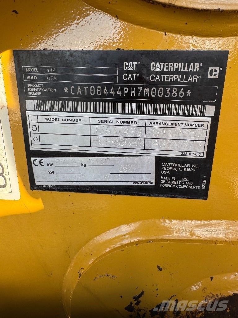 CAT 444 Ekskavaatorlaadurid