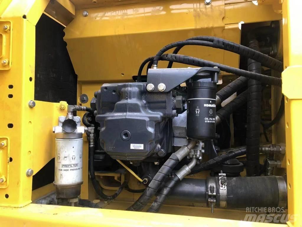 Komatsu PC 210 LC Roomikekskavaatorid