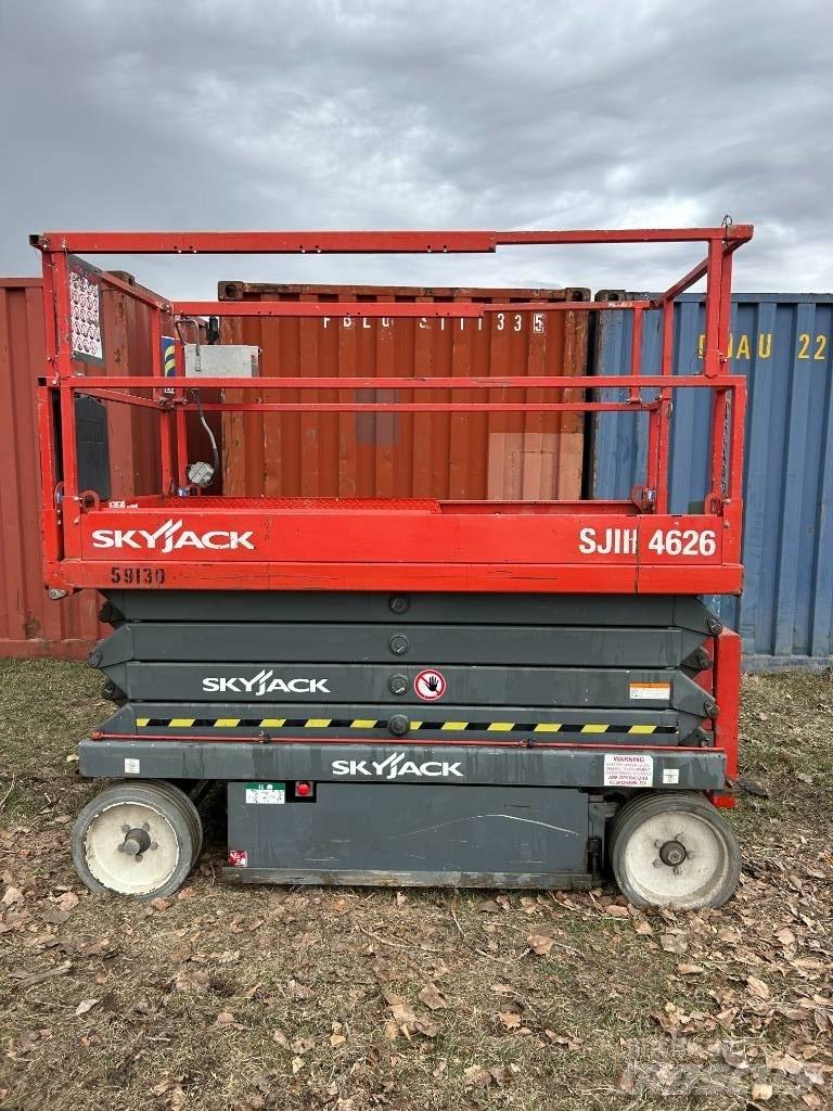 SkyJack SJ III 4626 Käärtõstukid