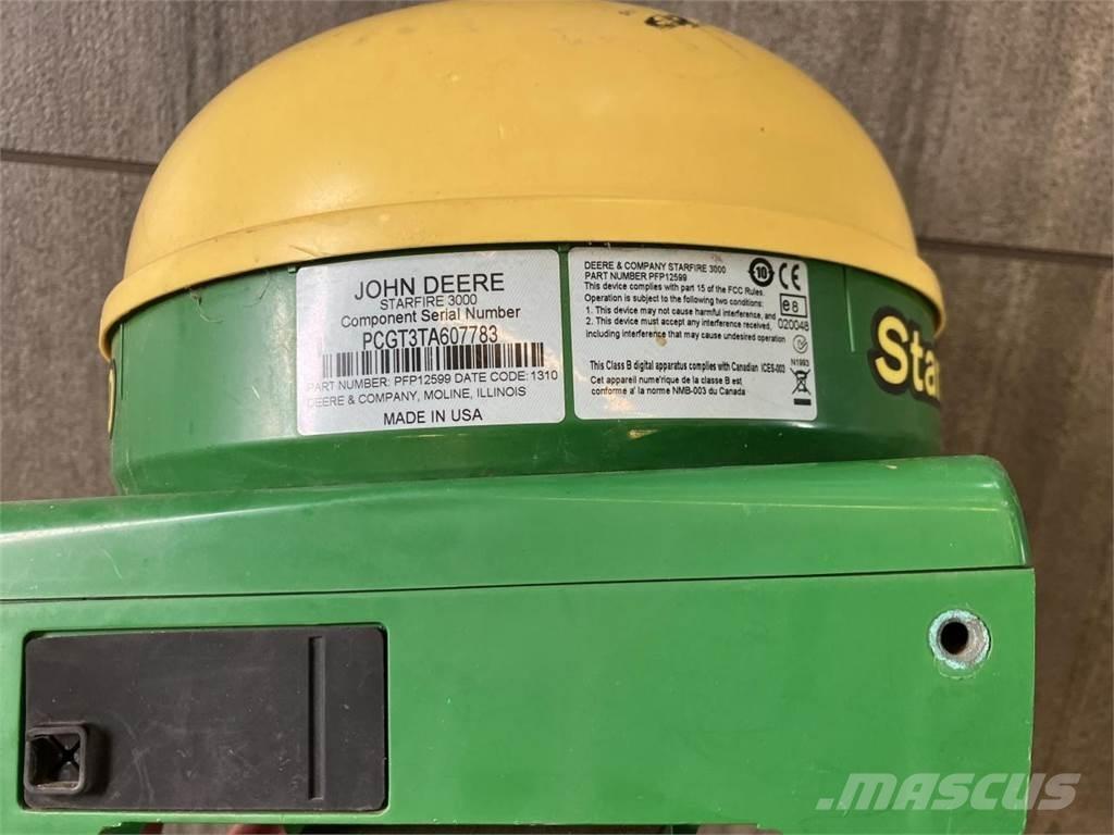 John Deere 6215R Traktorid