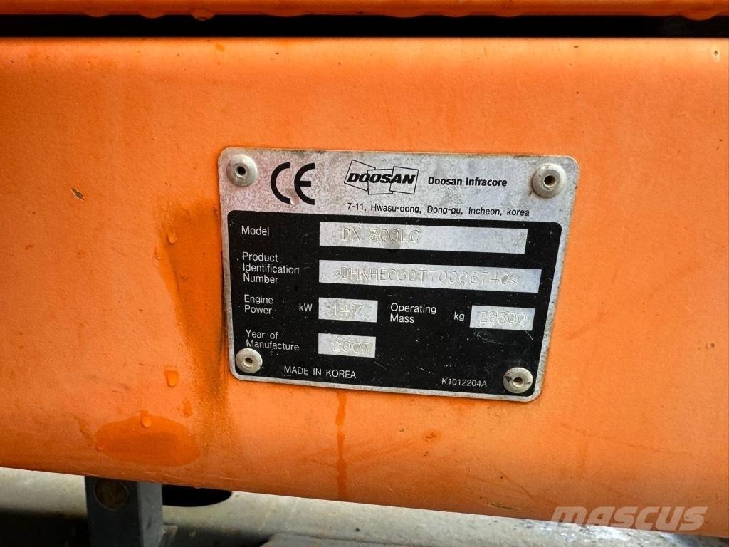 Doosan DX 140 Ratasekskavaatorid