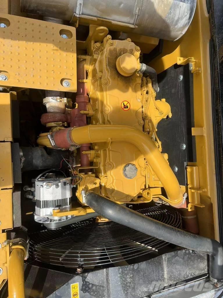 CAT 325d Roomikekskavaatorid