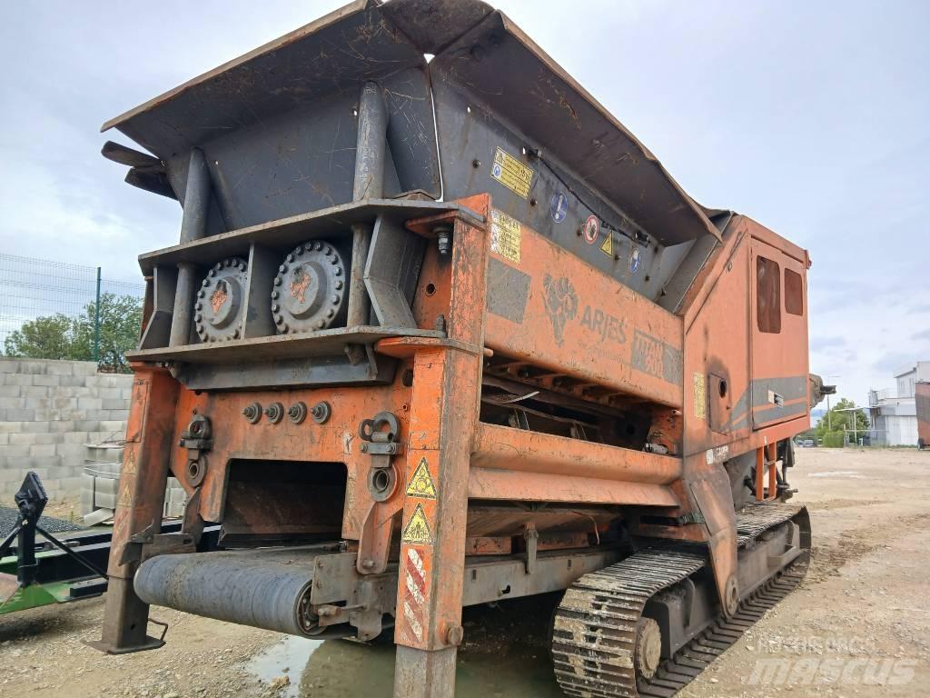 Arjes Titan 900 Prügipurustajad