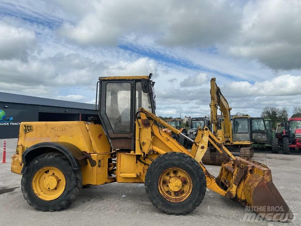 JCB 410 Rataslaadurid