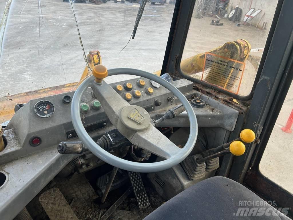 JCB 410 Rataslaadurid