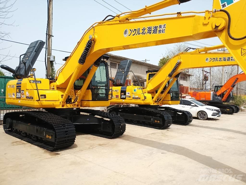 Komatsu PC 200 Roomikekskavaatorid