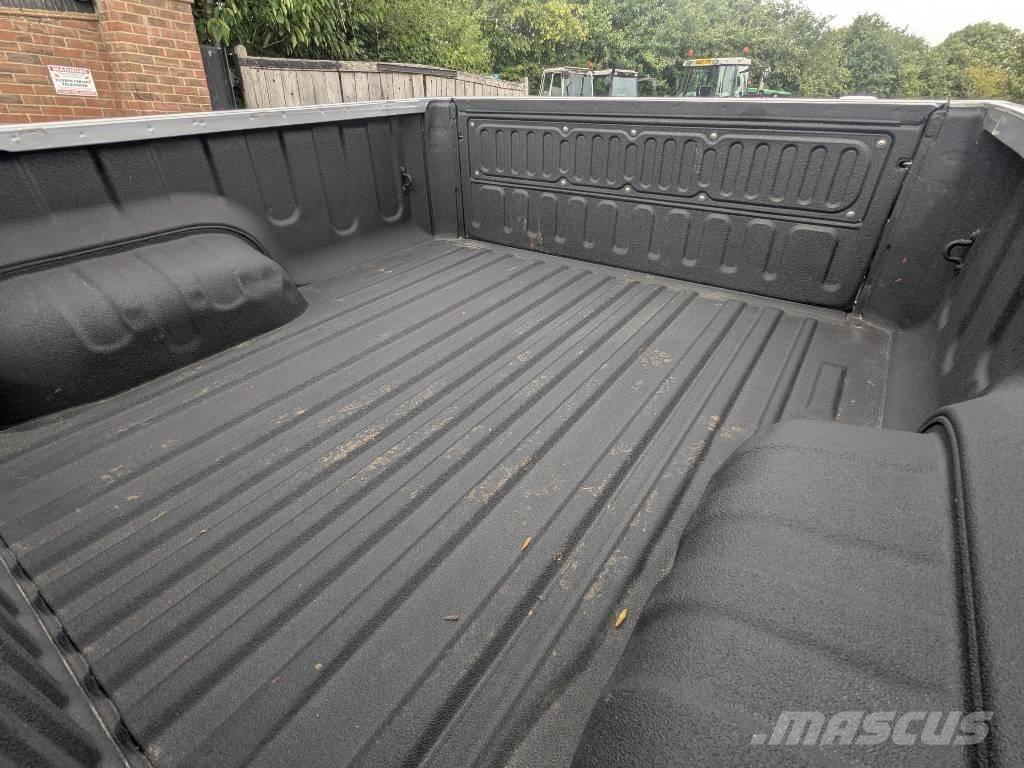 Toyota Hilux Madelkaubikud