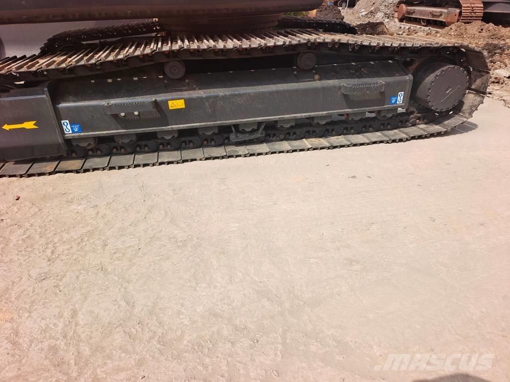 Hyundai HX 220 HD Roomikekskavaatorid