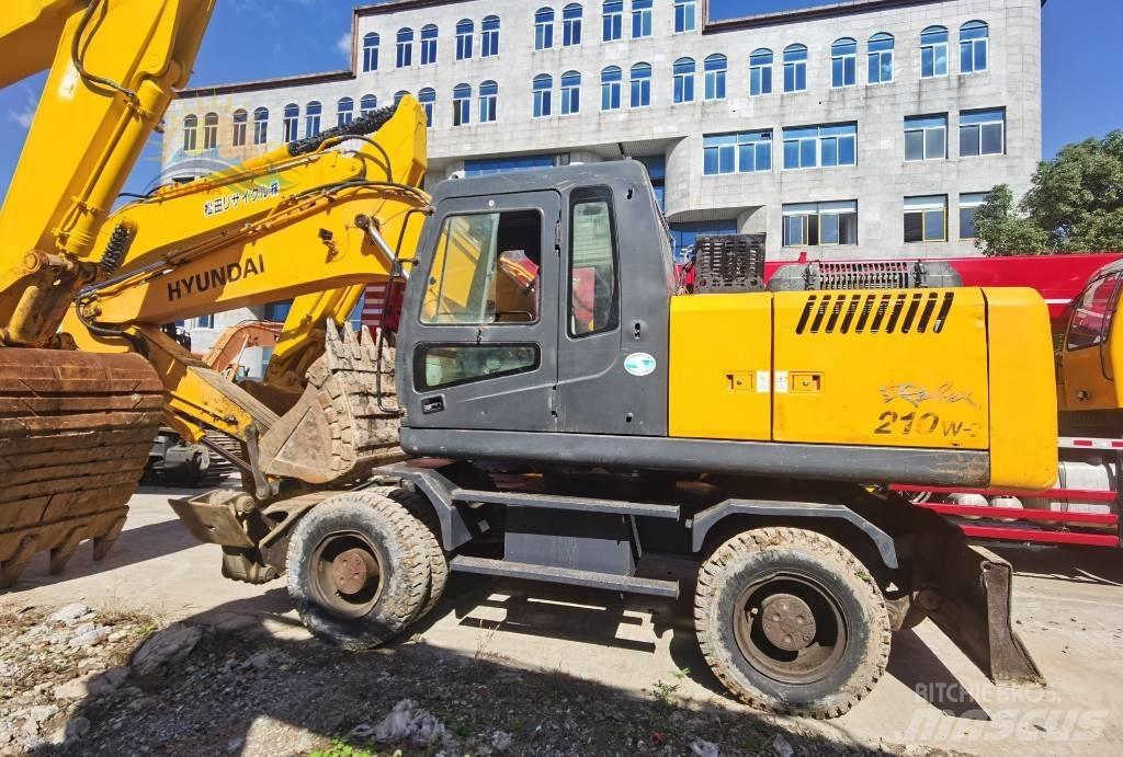 Hyundai R210W-7 Ratasekskavaatorid