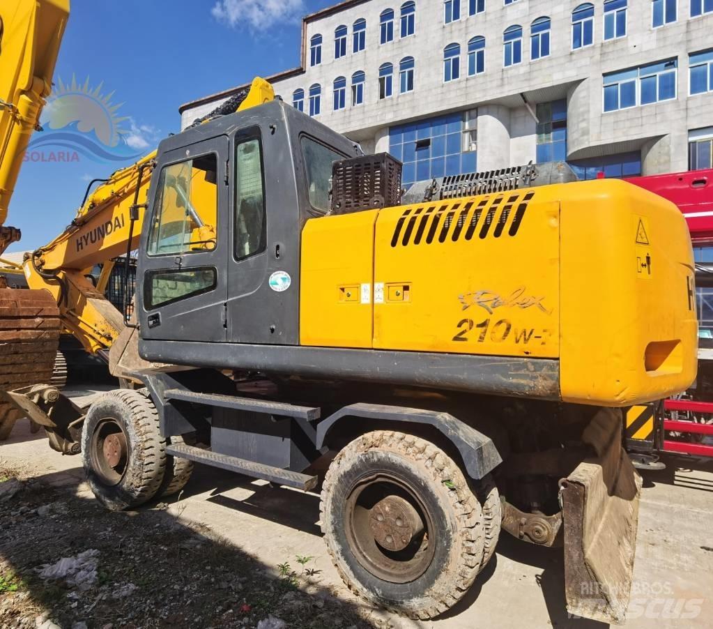 Hyundai R210W-7 Ratasekskavaatorid