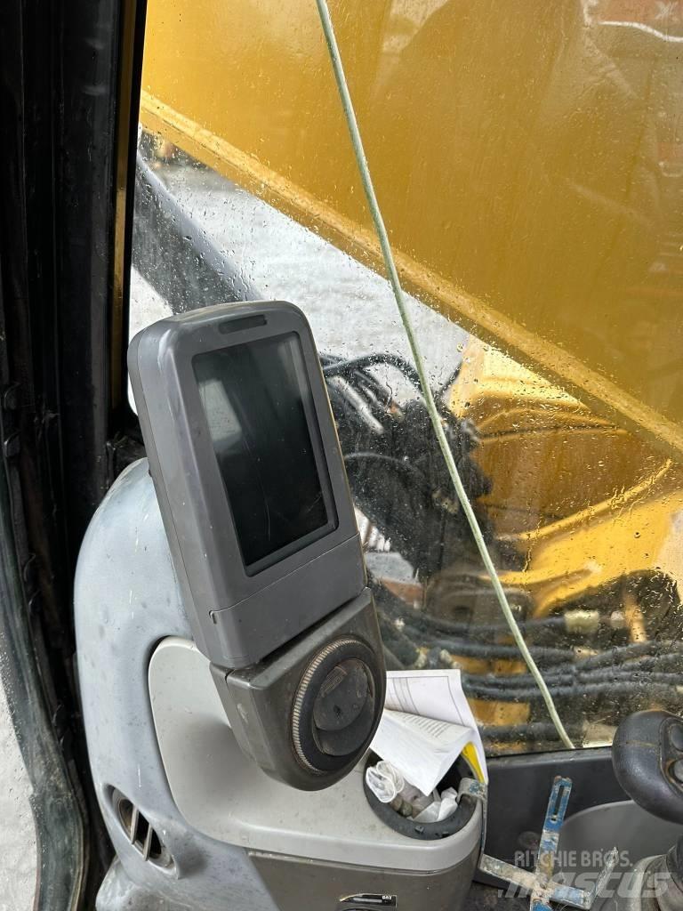 CAT 325DL Roomikekskavaatorid