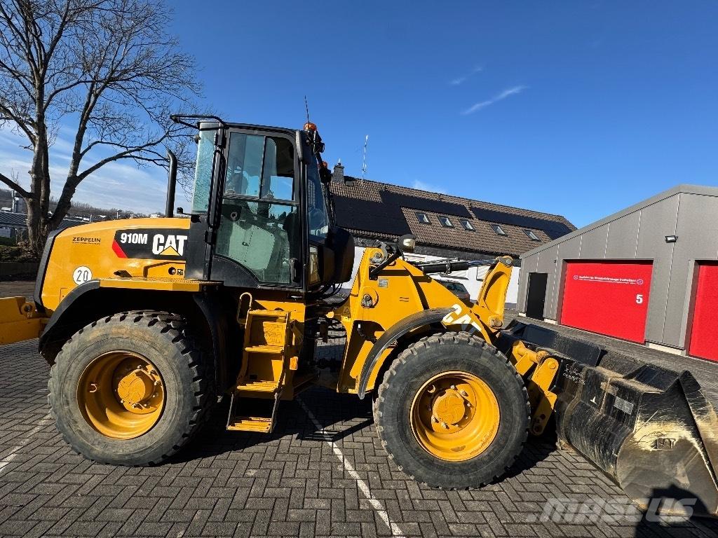 CAT 910M Rataslaadurid