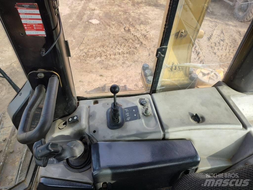 CAT D 6 N LGP Buldooserid