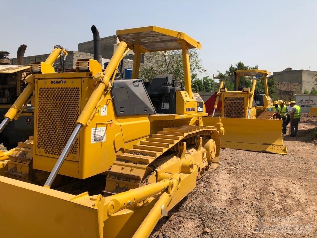 Komatsu D 85 ESS-2A Buldooserid