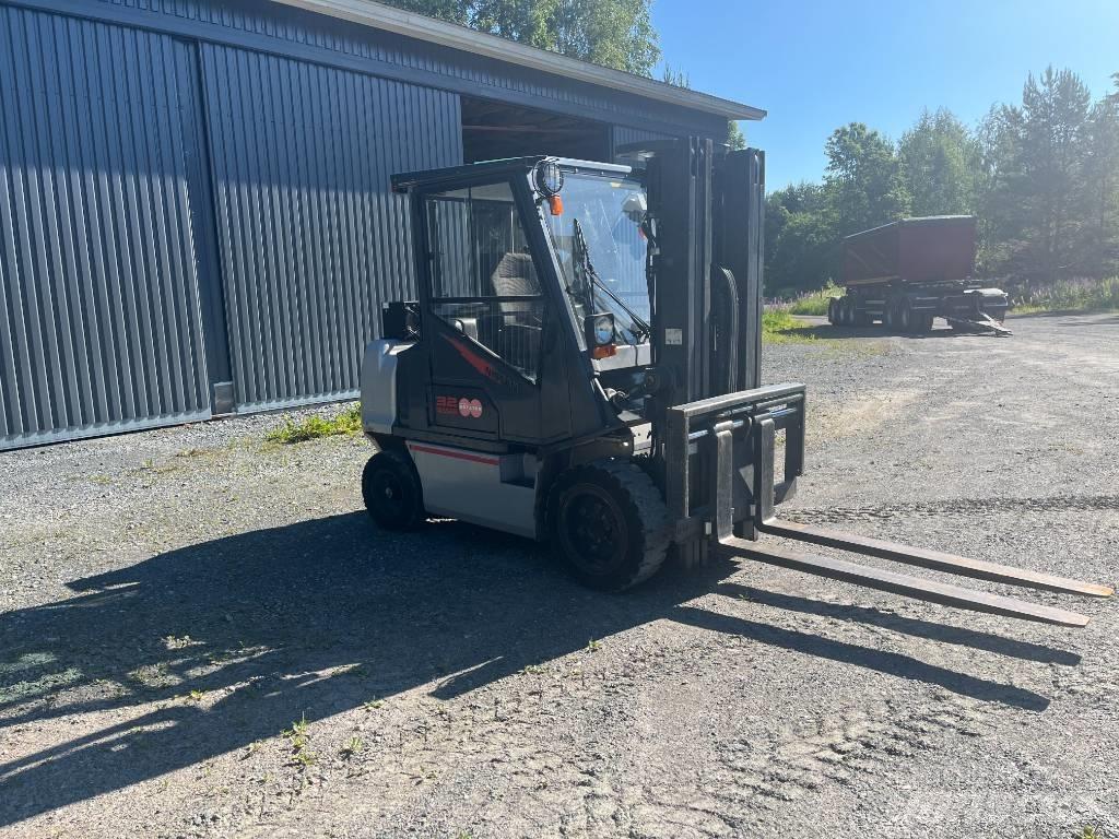 Nissan FGD02A320 Diiseltõstukid