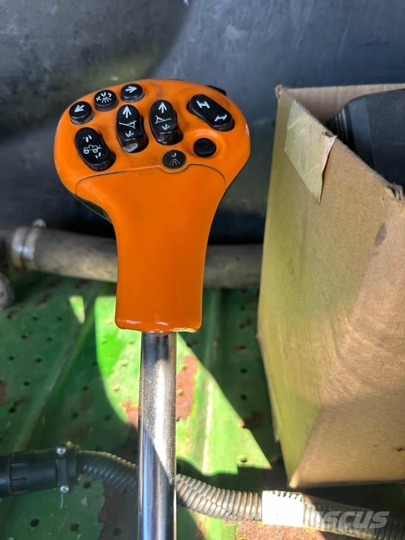 John Deere R952 i Haagispritsid