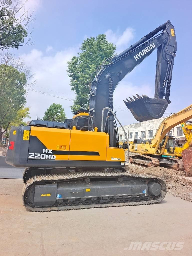 Hyundai HX 220 Roomikekskavaatorid