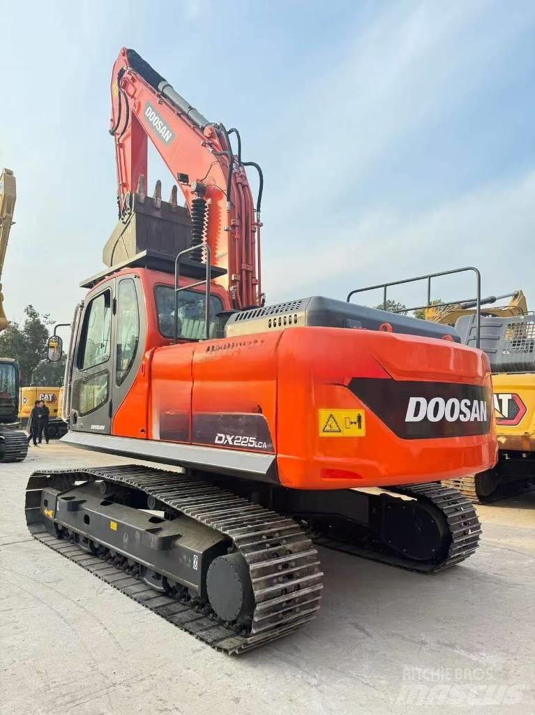 Doosan DX 225 LCA Väikeekskavaatorid 7t-12t