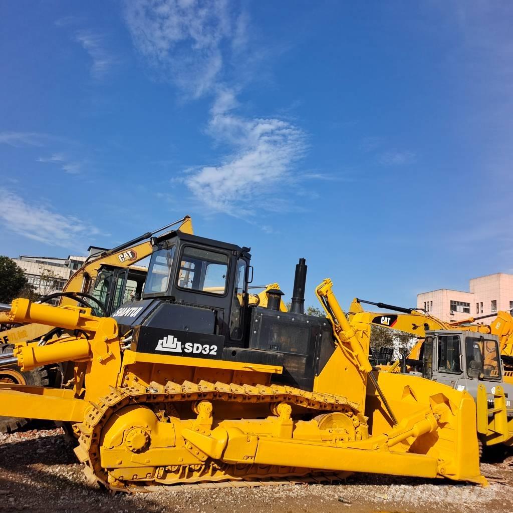 Shantui SD 32 Roomikekskavaatorid
