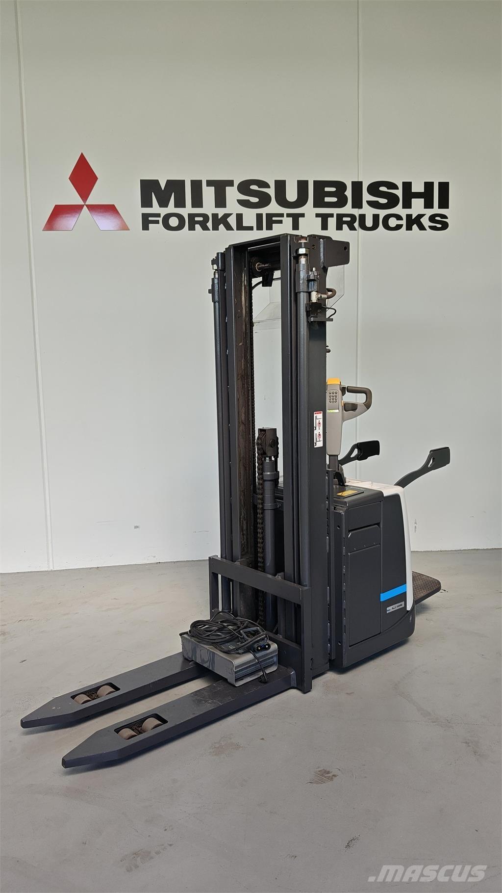 Atlet PSP125 Platvormiga virnastajad