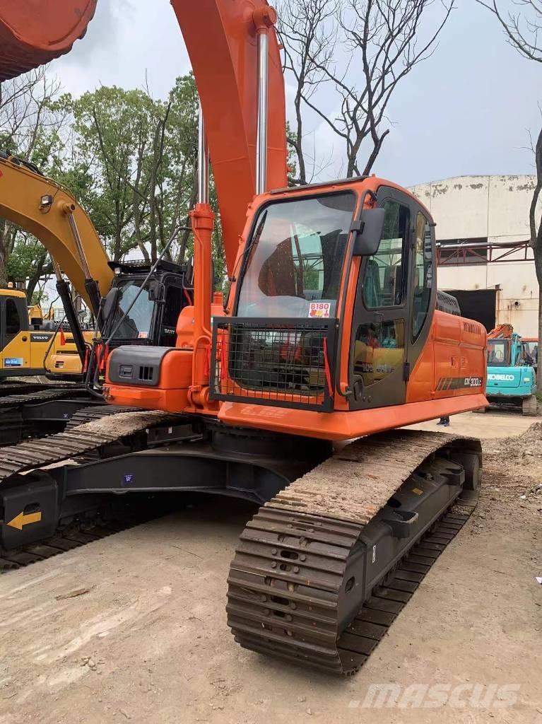 Doosan DX300 Roomikekskavaatorid