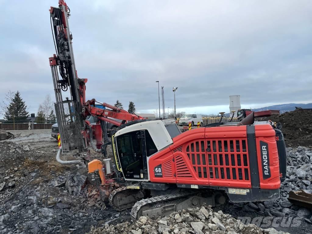 Sandvik DX800i Vertikaalsed puurmasinad