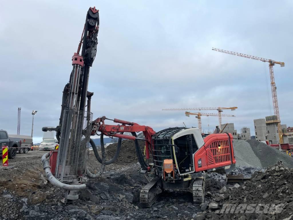 Sandvik DX800i Vertikaalsed puurmasinad