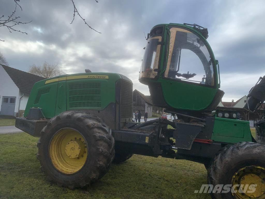 John Deere 1470 E Harvesterid