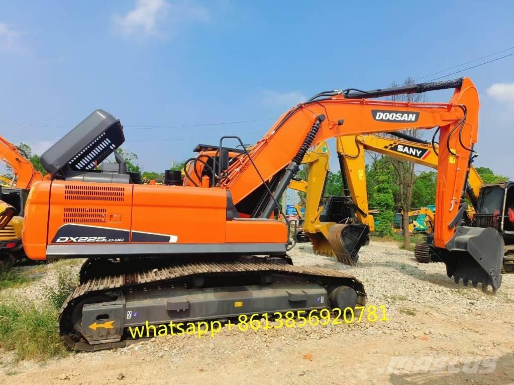Doosan DX 225 Roomikekskavaatorid