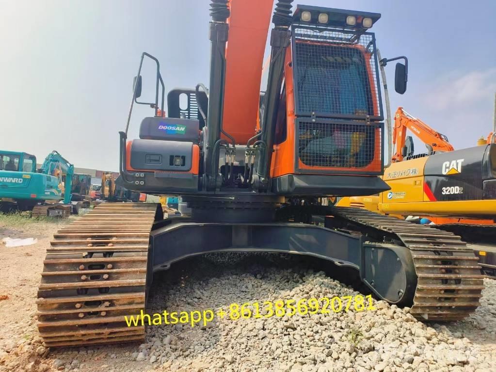 Doosan DX 225 Roomikekskavaatorid