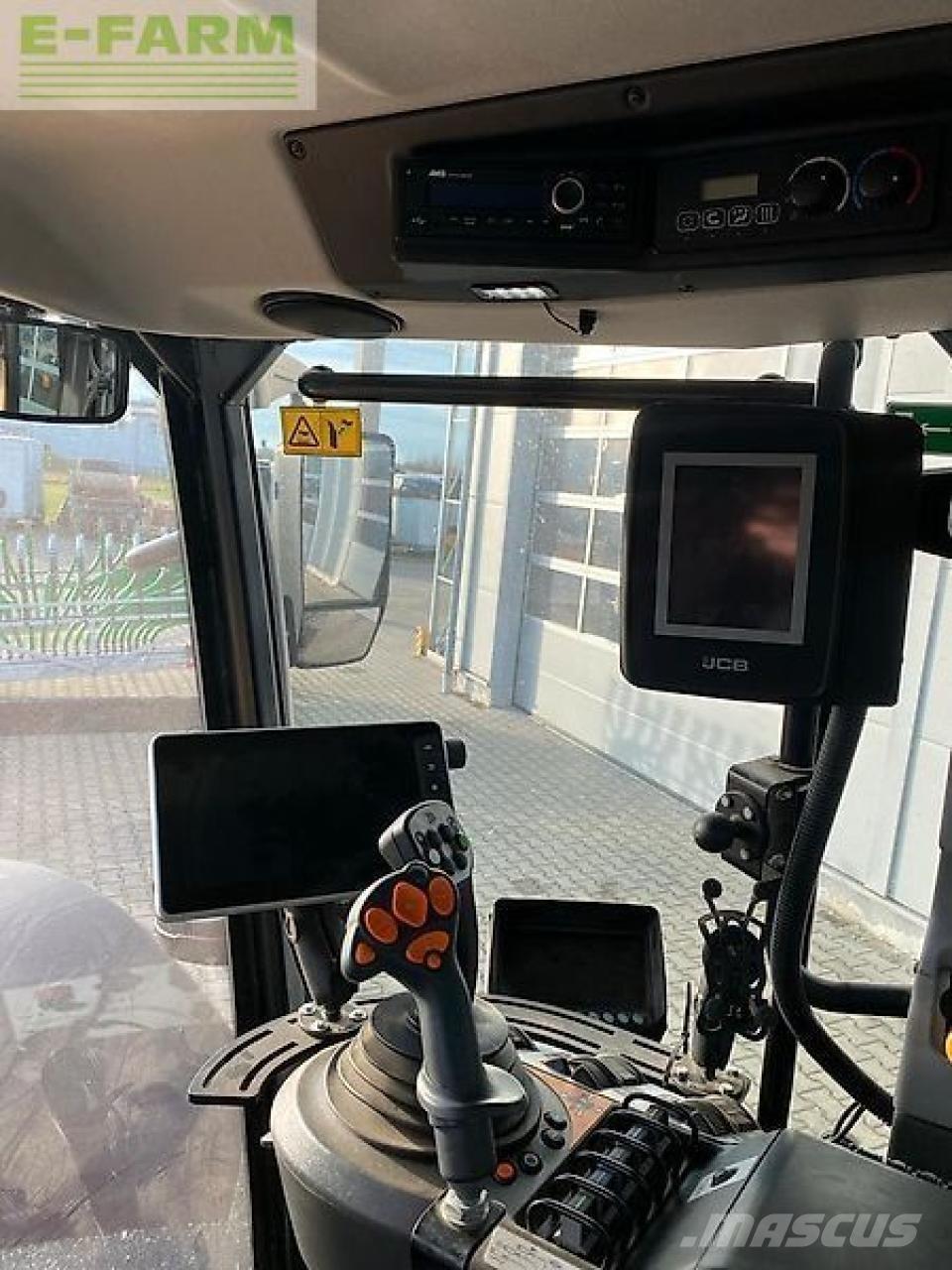 JCB 4220 fatsrac Traktorid