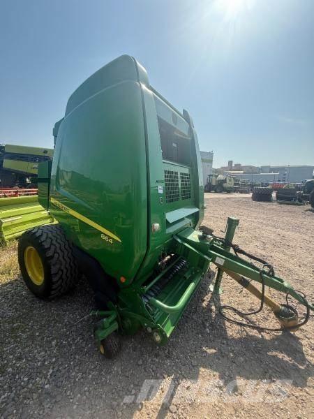 John Deere 864 Ruloonpressid