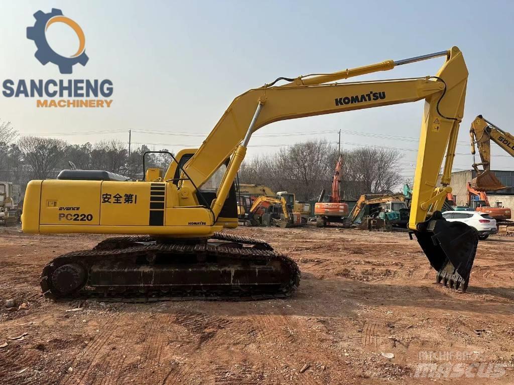 Komatsu PC 200 Roomikekskavaatorid