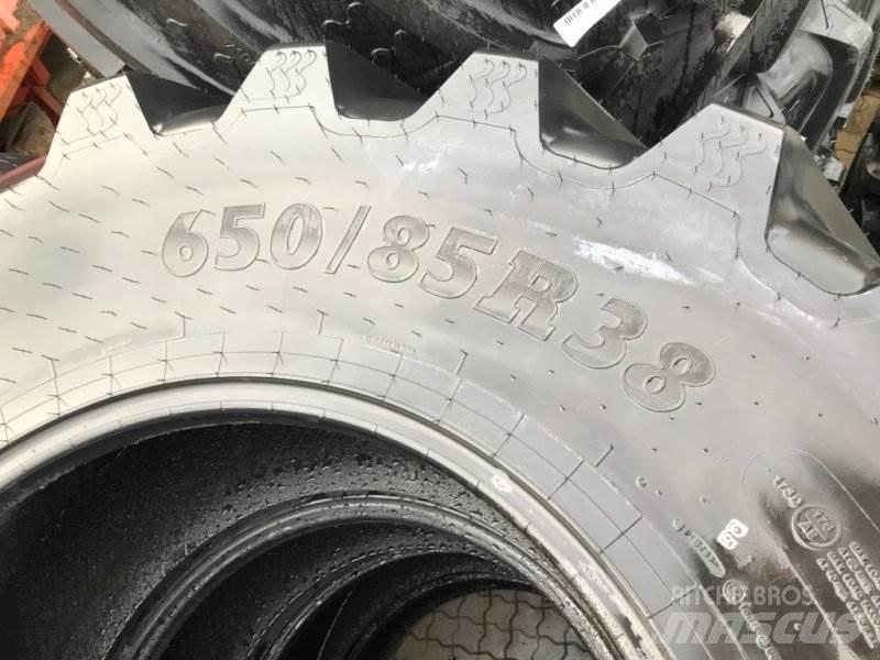 BKT 650/85R38 Rehvid, rattad ja veljed