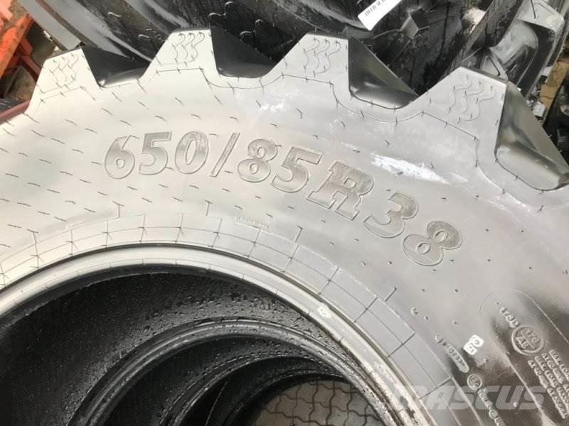 BKT 650/85R38 Rehvid, rattad ja veljed