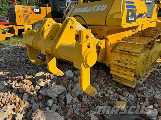 Komatsu D 85 EX Buldooserid
