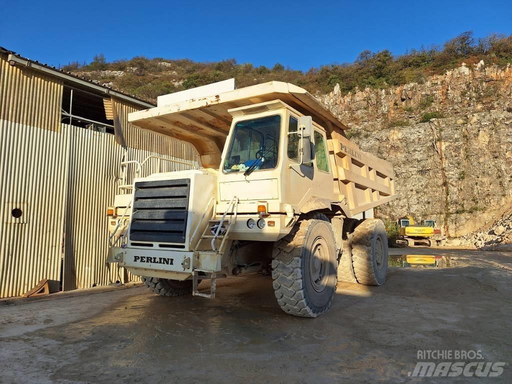 Perlini D655E Karjääriveokid
