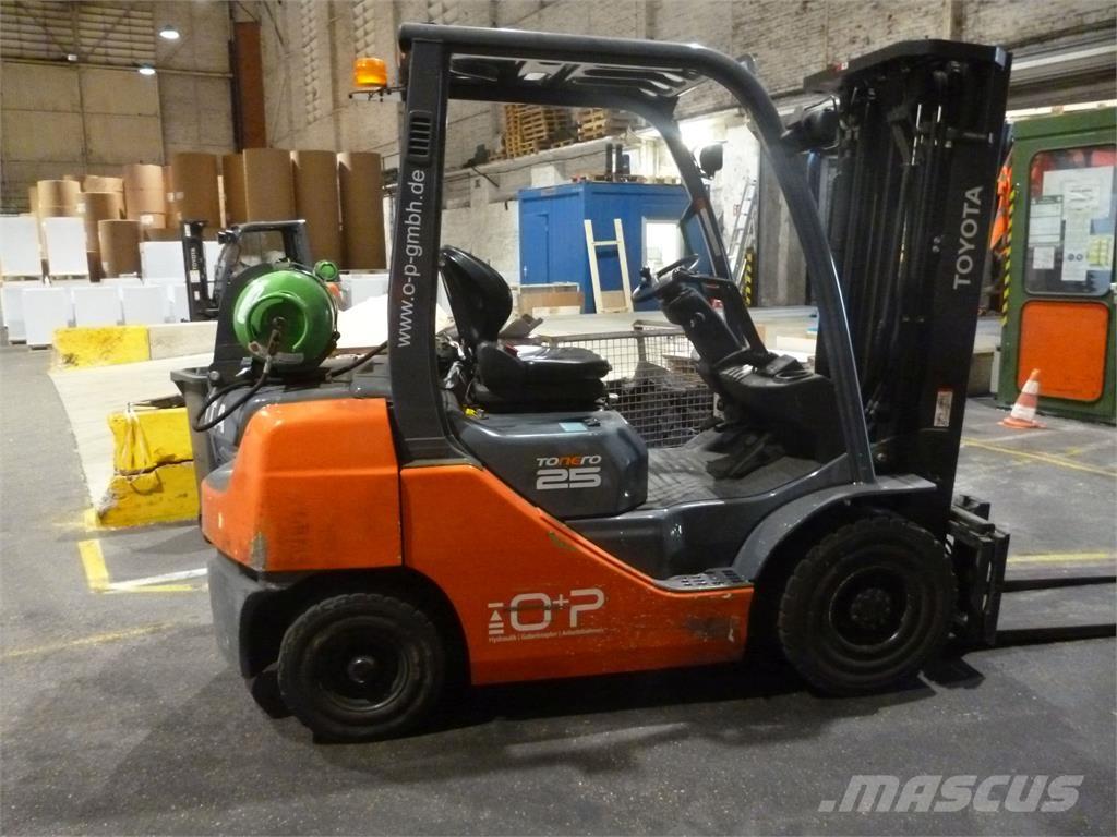 Toyota 02-8FGF25 Gaasitõstukid