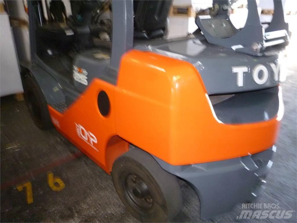 Toyota 02-8FGF25 Gaasitõstukid