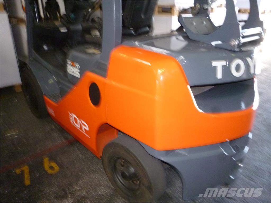 Toyota 02-8FGF25 Gaasitõstukid