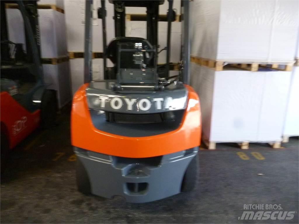 Toyota 02-8FGF25 Gaasitõstukid