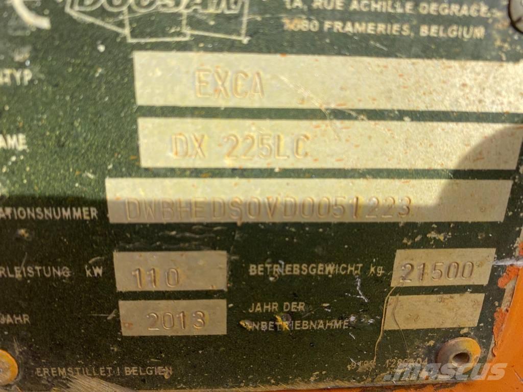 Doosan DX 225 LC Roomikekskavaatorid