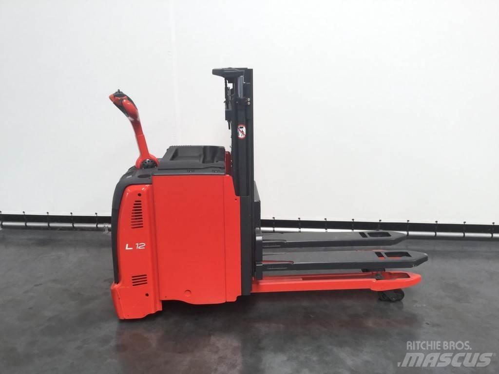 Linde L 12 L Järelkäidavad virnastajad