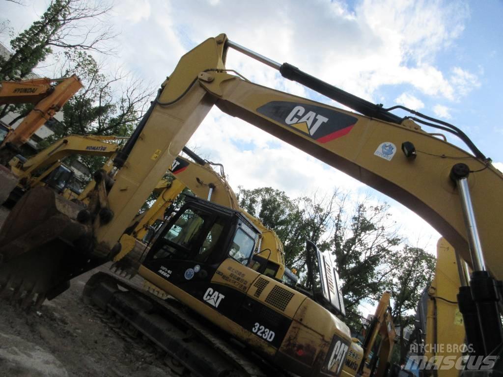 CAT 326 Roomikekskavaatorid