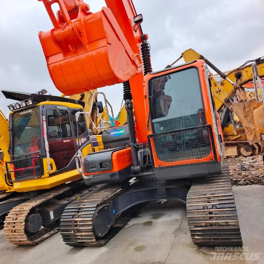 Doosan DX 150 LC Roomikekskavaatorid