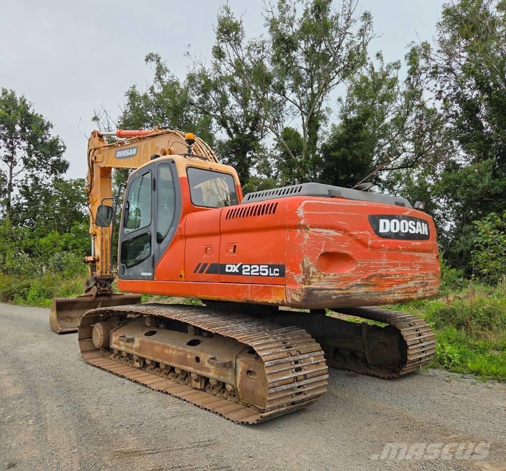 Doosan DX 225 LC Roomikekskavaatorid