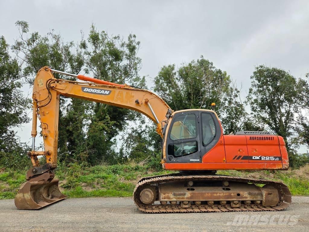 Doosan DX 225 LC Roomikekskavaatorid