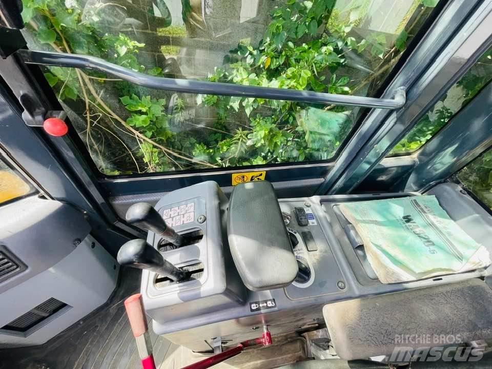 Komatsu wa 320 Rataslaadurid