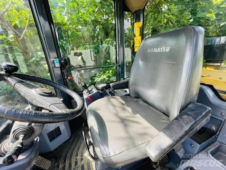 Komatsu wa 320 Rataslaadurid