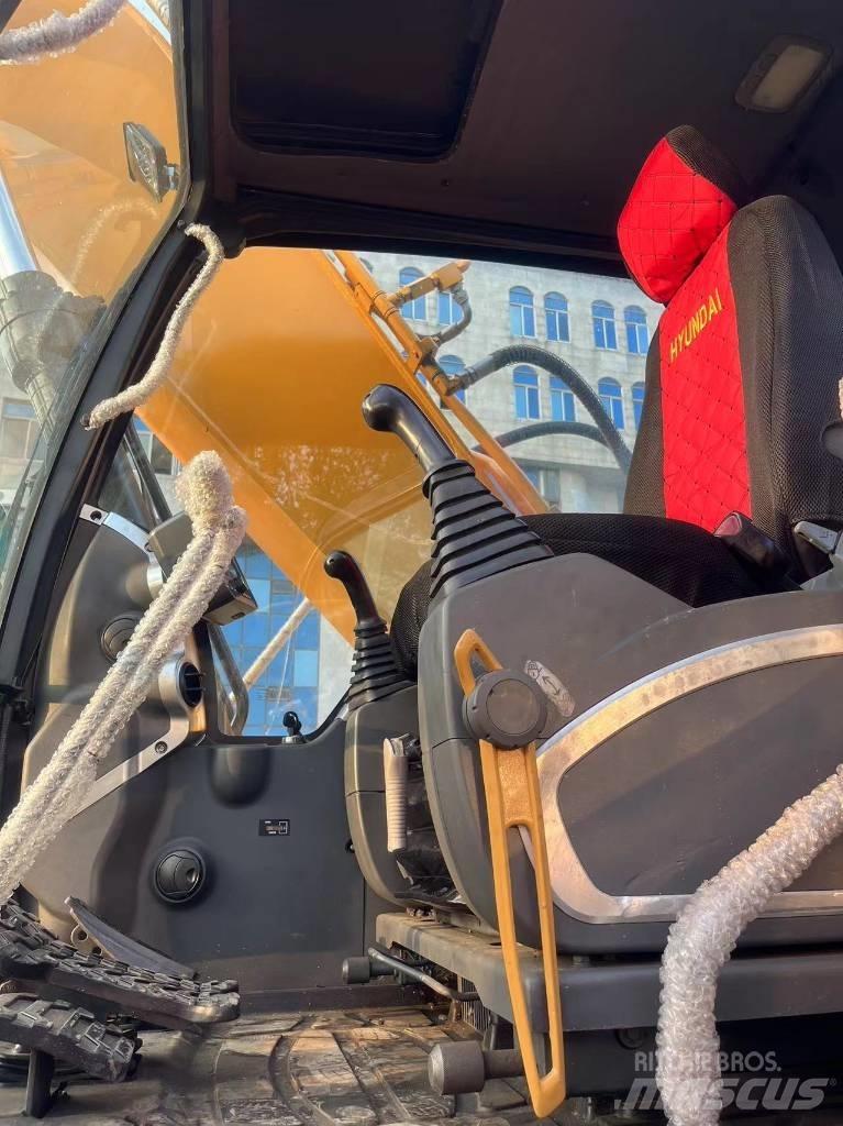 Hyundai R220LC-9S Roomikekskavaatorid